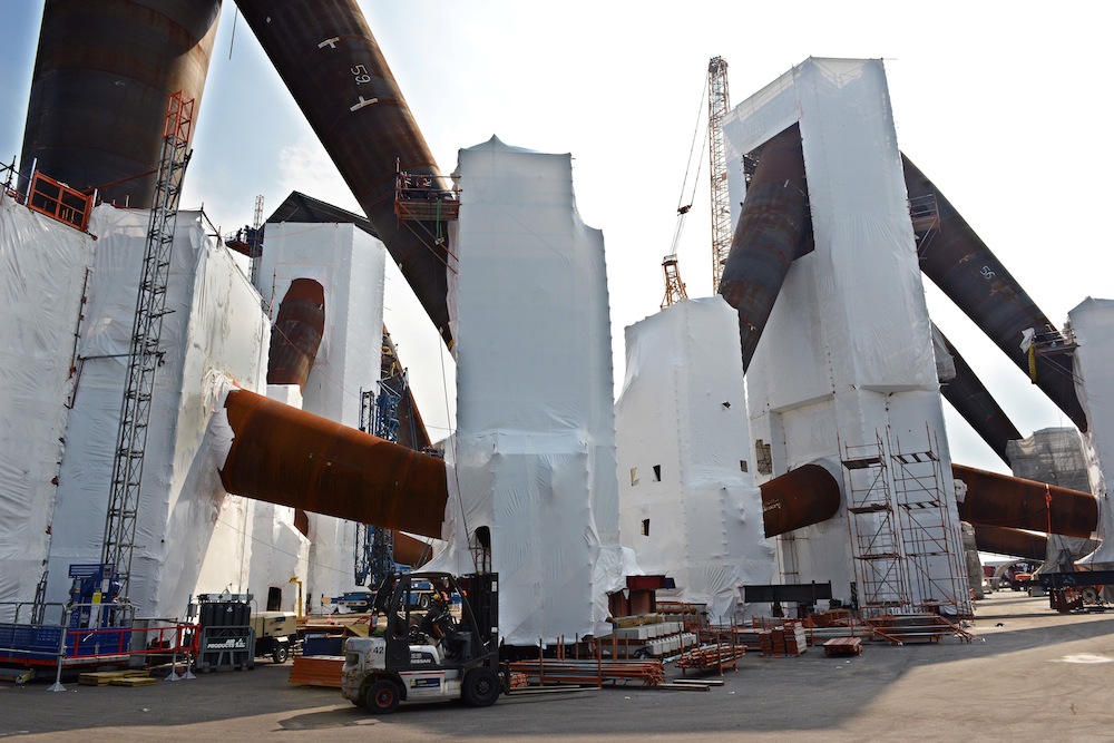 Windmolens in aanbouw in Vlissingen, metaal, lassen, lasser, metaalwerkers, windturbines